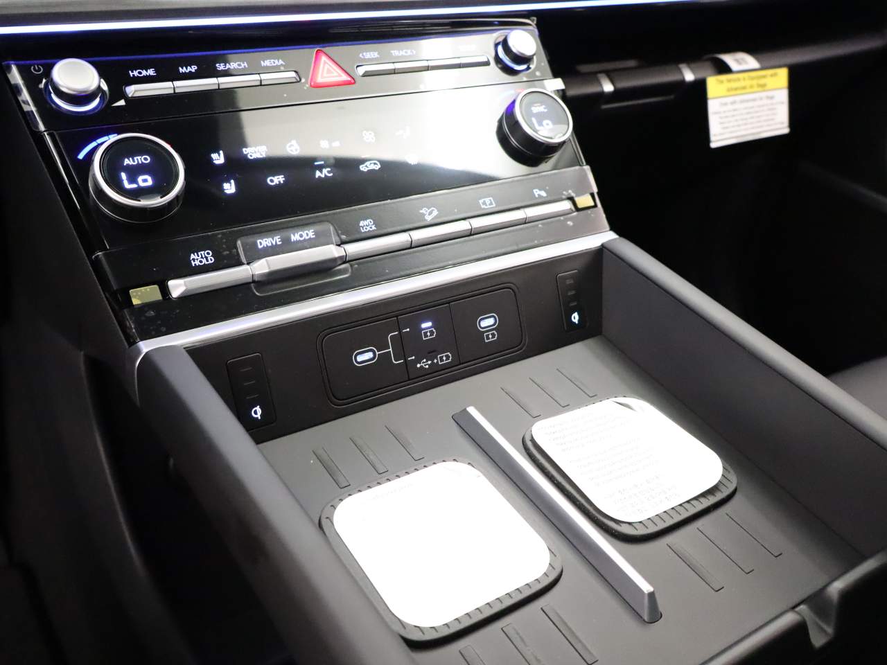 2026 Hyundai Santa Fe Limited - Photo 10