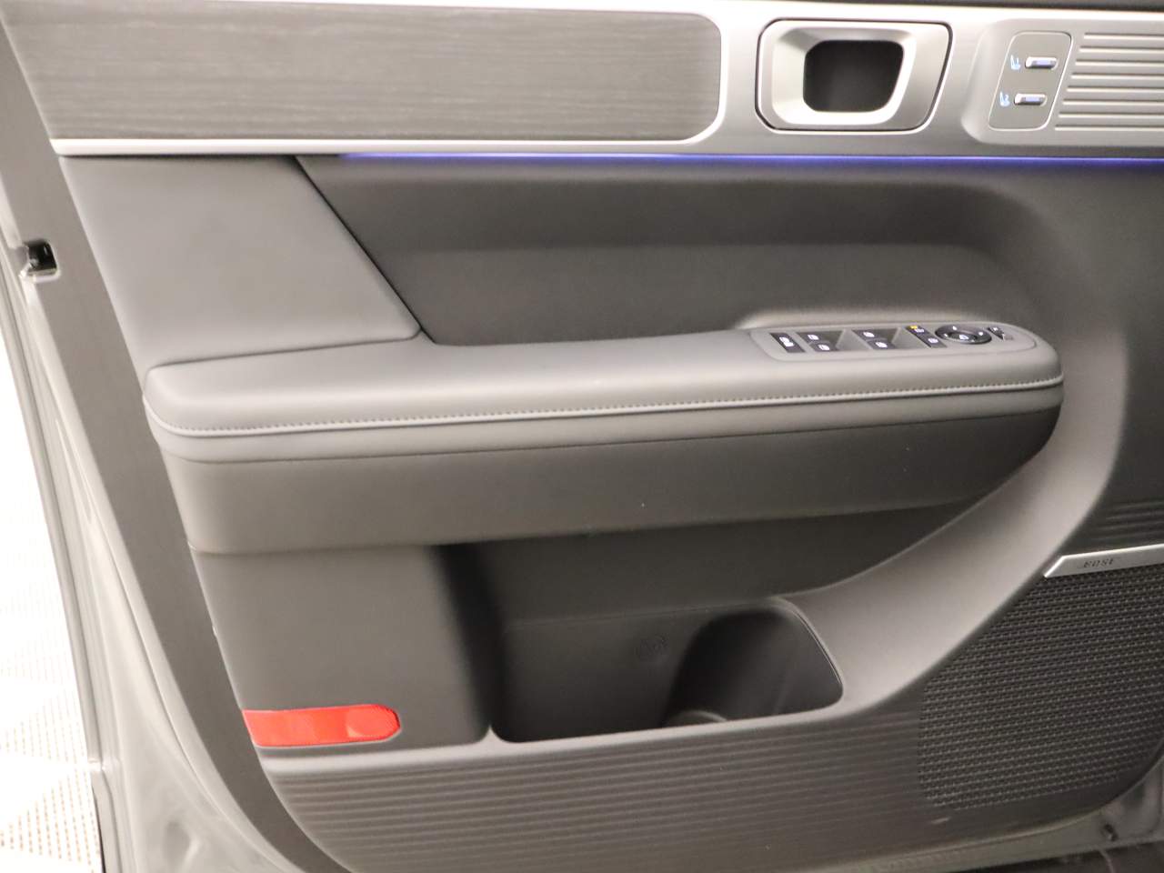 2026 Hyundai Santa Fe Limited - Photo 17
