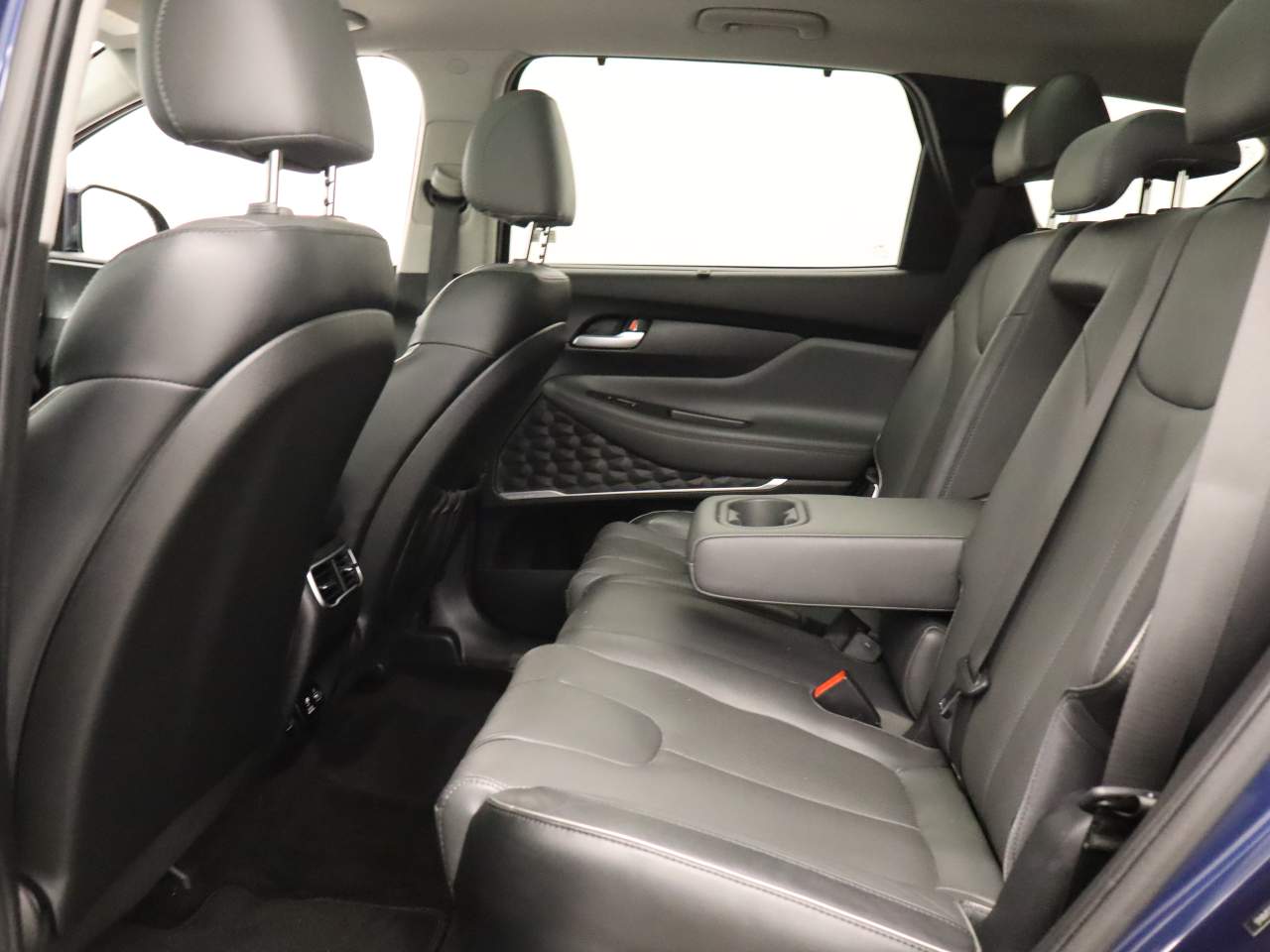 2022 Hyundai Santa Fe Limited - Photo 16