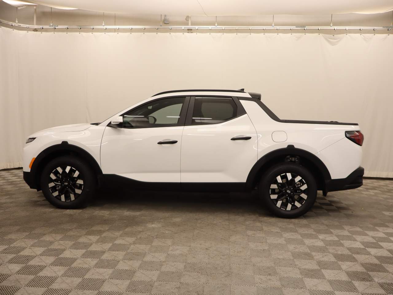 2027 Hyundai SANTA CRUZ SEL Activity