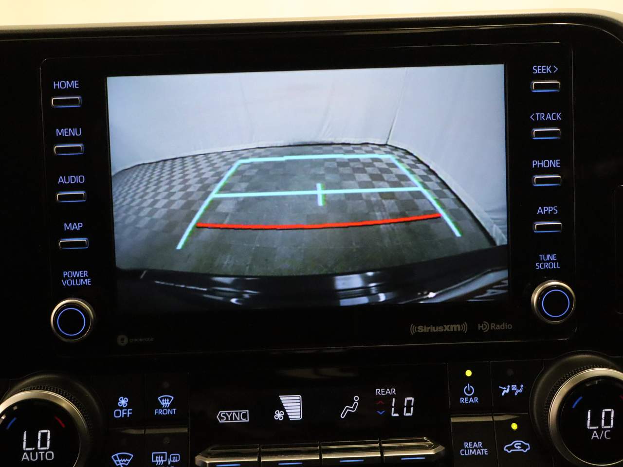 2021 Toyota Highlander XLE - Photo 12