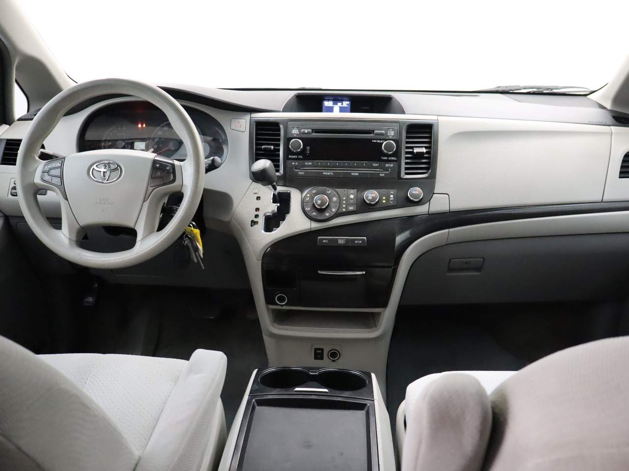 2011 Toyota Sienna LE 8-Passenger