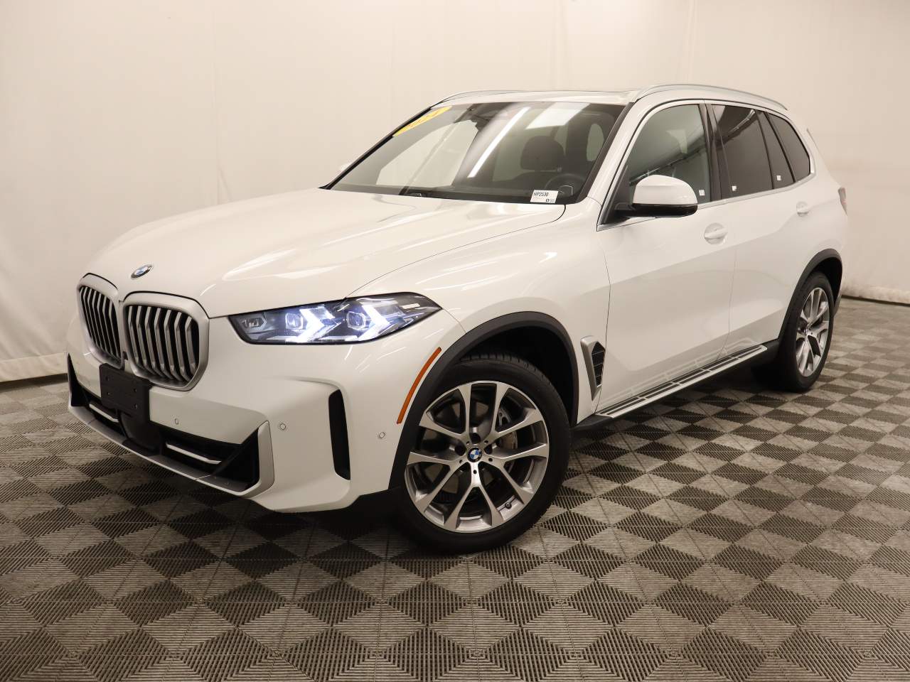 Mineral White Metallic 2024 BMW X5 xDrive40i AWD SUV / Crossover All-Wheel Drive 8-Speed Automatic