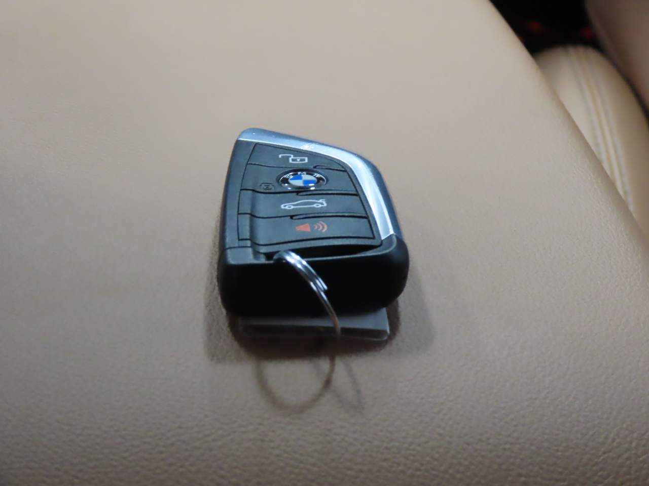 2025 BMW X4 xDrive30i