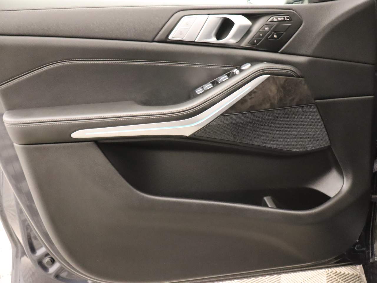 2022 BMW X7 40i - Photo 17