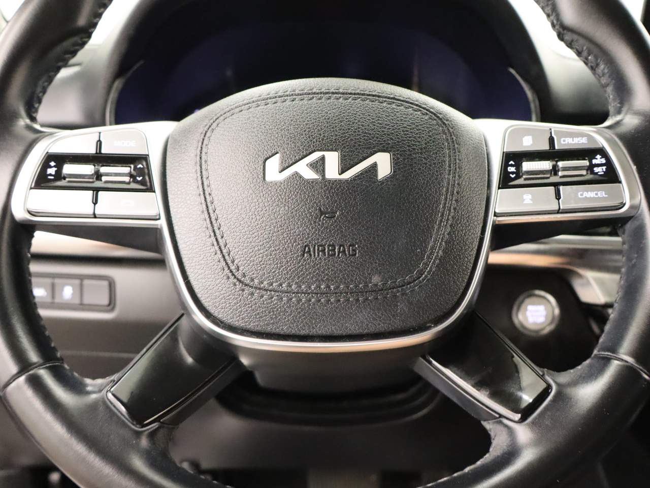 2022 Kia Telluride LX - Photo 12