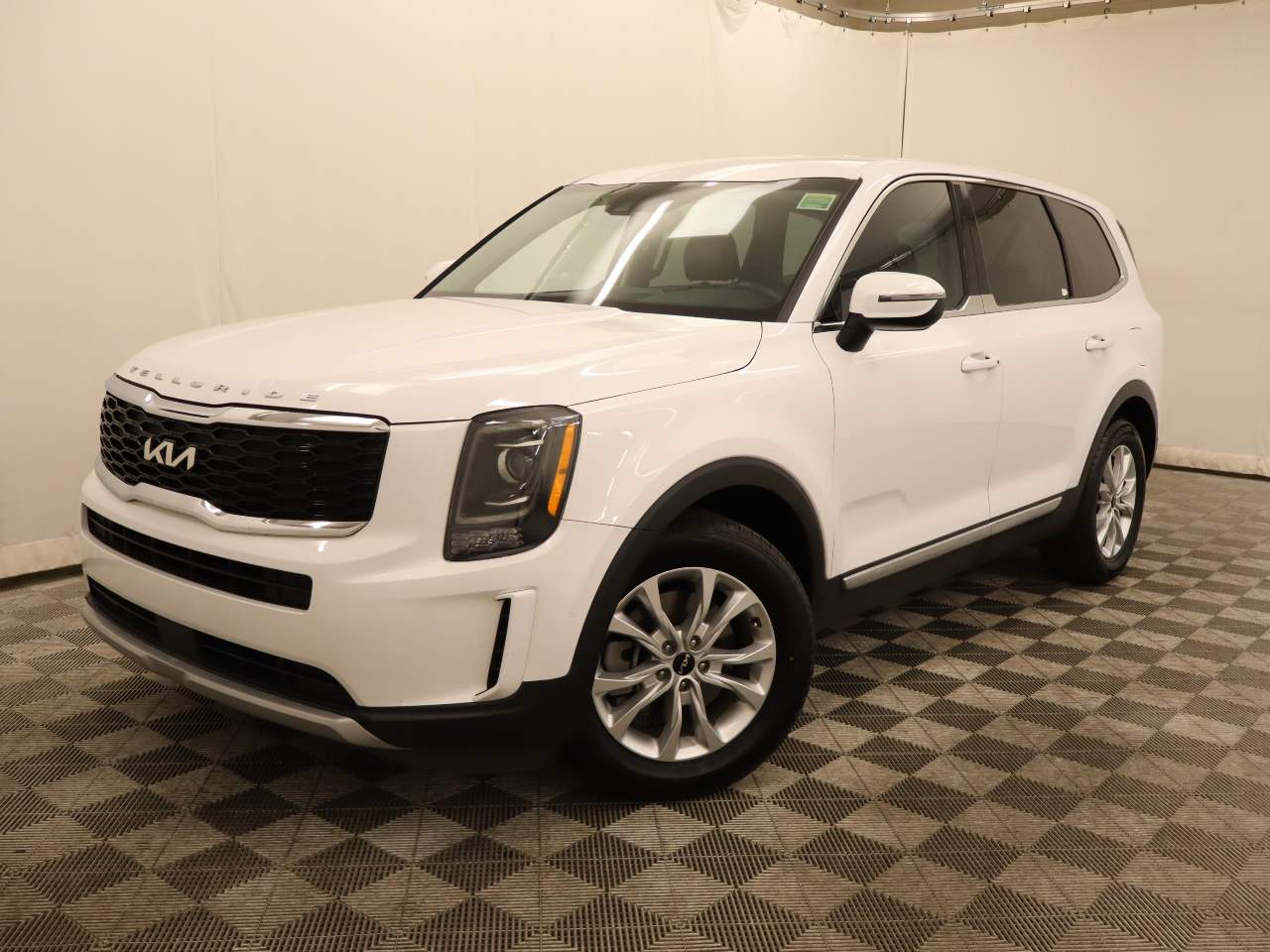 Glacial White Pearl 2022 Kia Telluride LX FWD SUV / Crossover Front-Wheel Drive 8-Speed Automatic