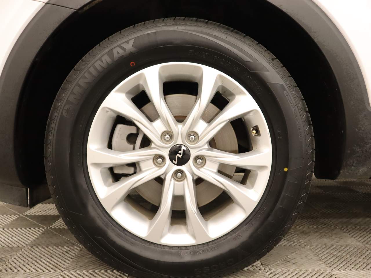 2022 Kia Telluride LX - Photo 6