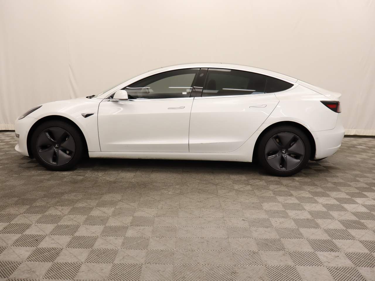 2020 Tesla Model 3 Standard Range