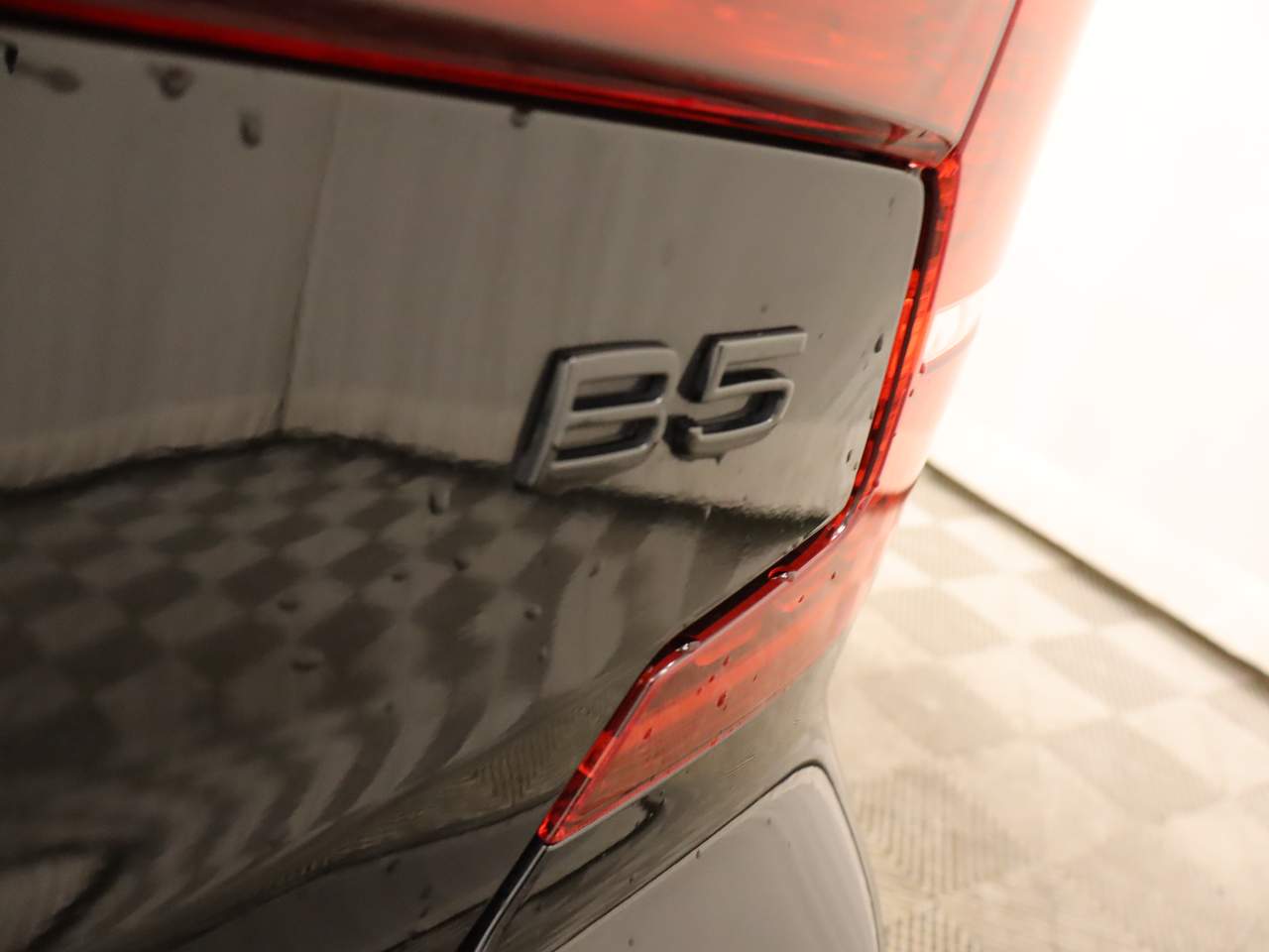 2024 Volvo S60 B5 Plus Black Edition