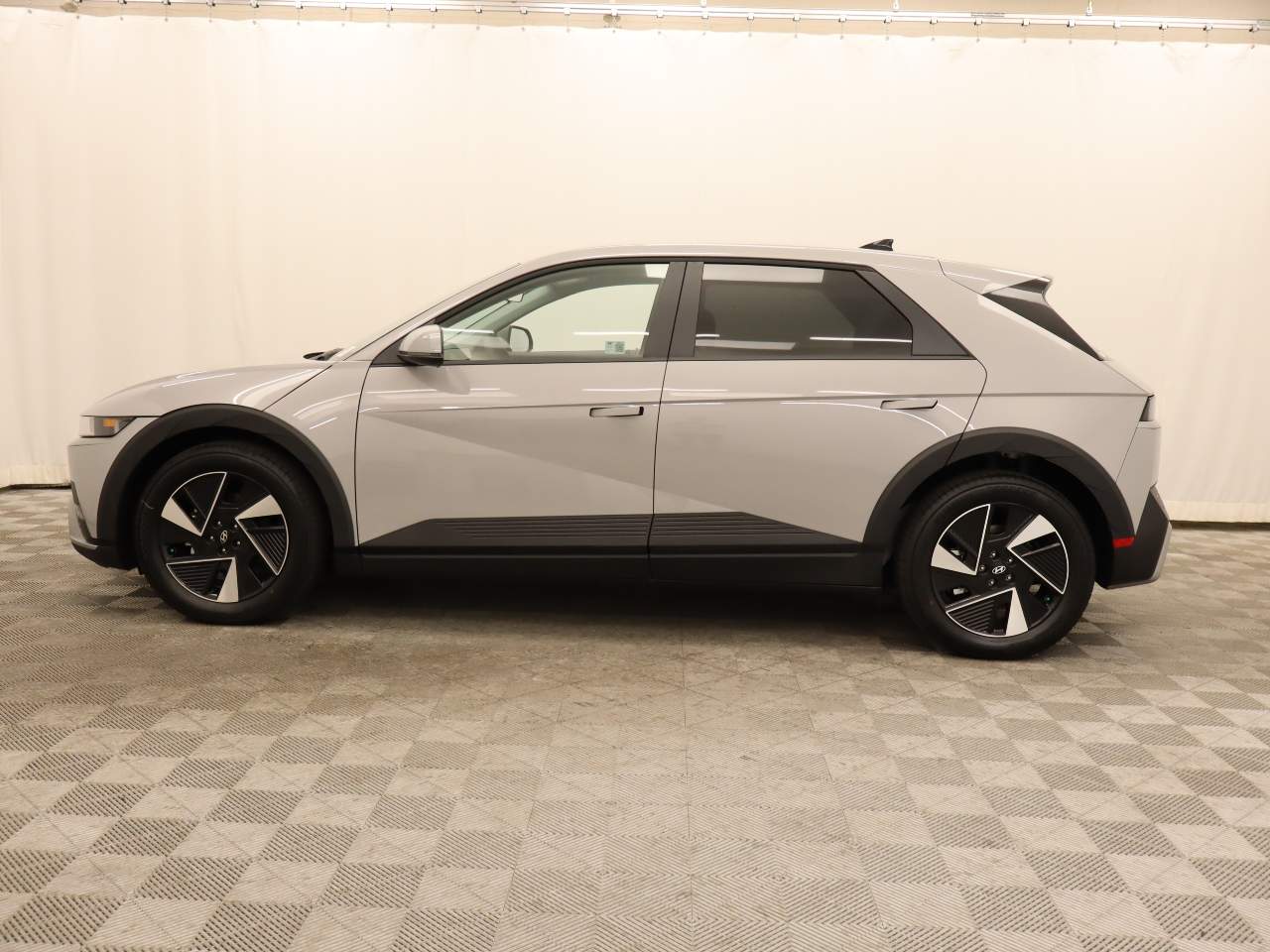 2025 Hyundai IONIQ 5 SE