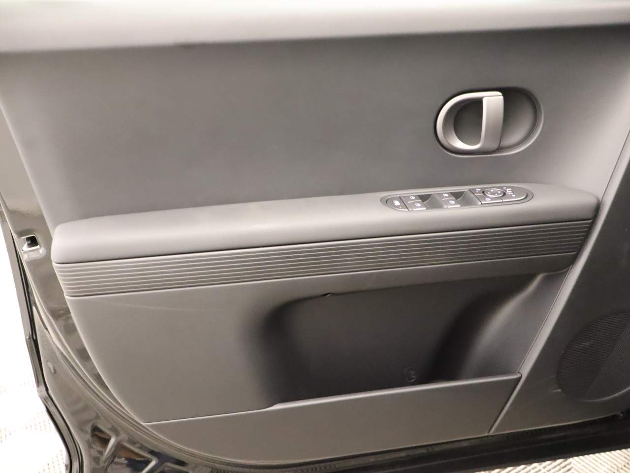 2025 Hyundai IONIQ 5 SE