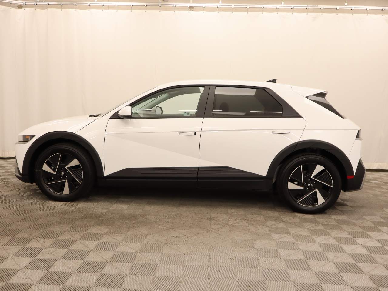 2025 Hyundai IONIQ 5 SE