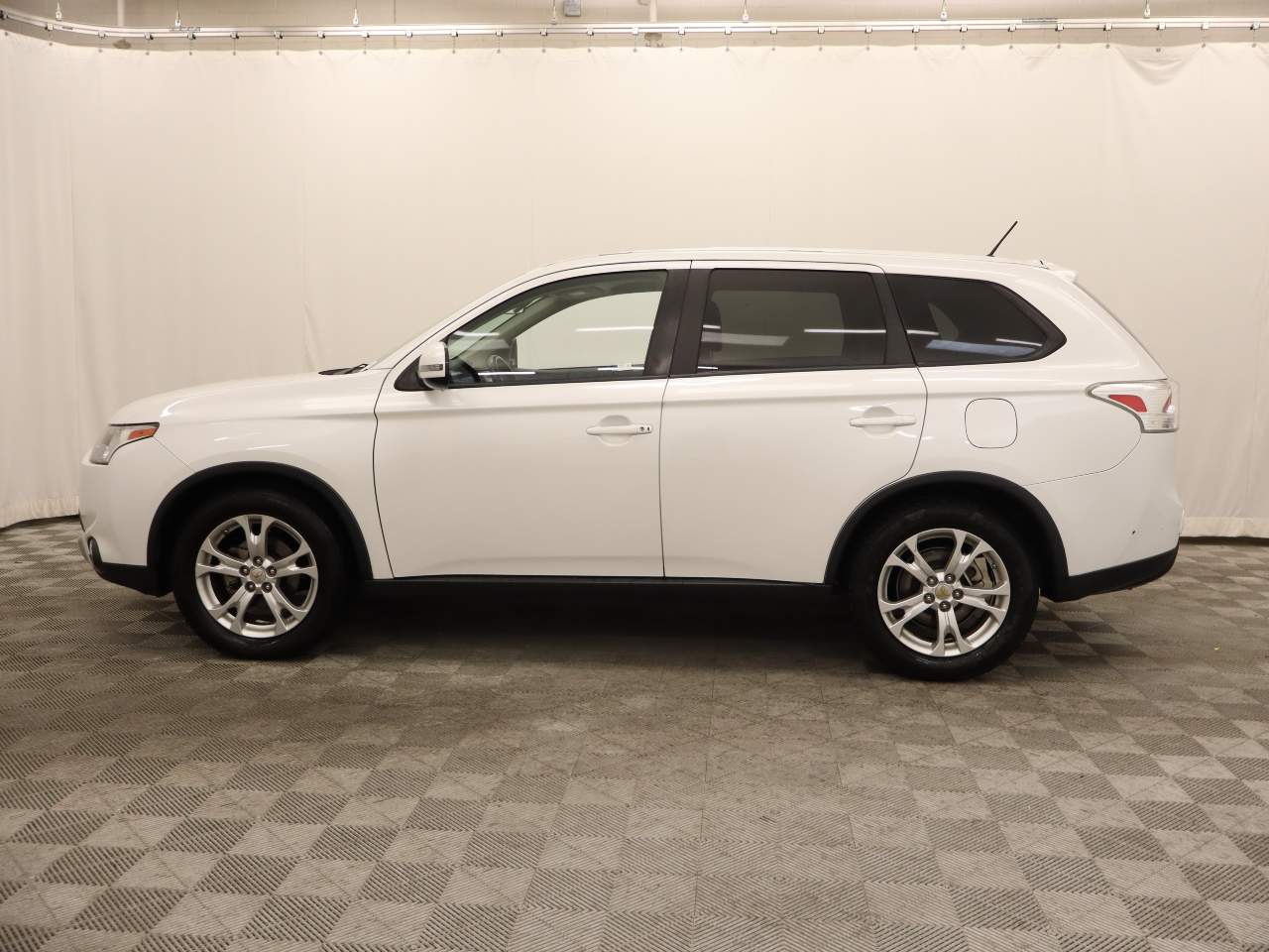 2015 Mitsubishi Outlander SE