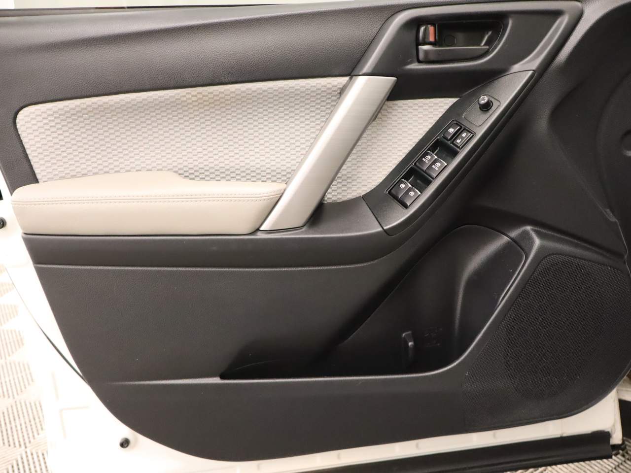 2017 Subaru Forester Premium - Photo 17