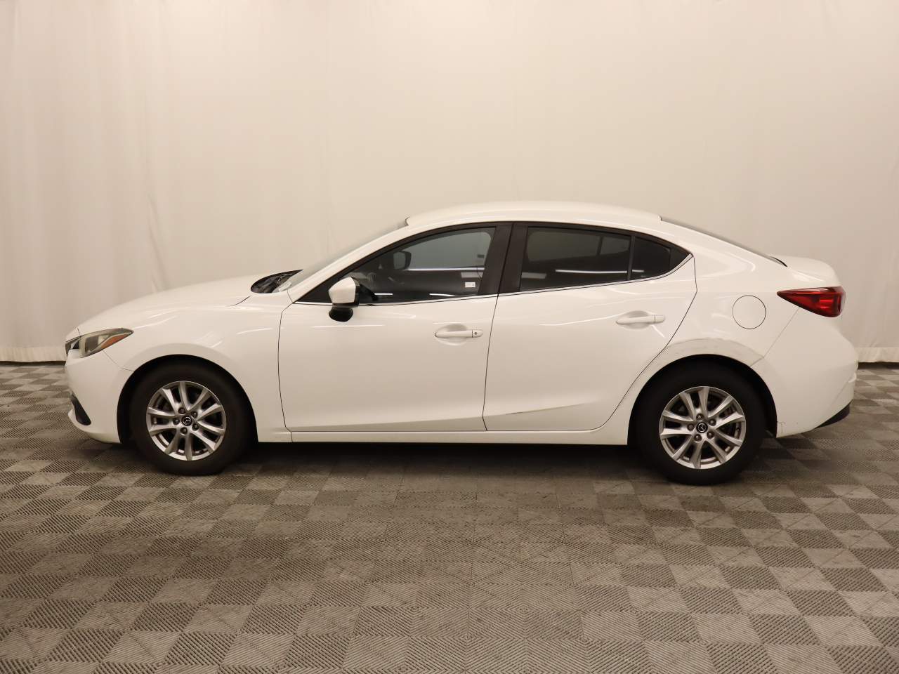 2016 Mazda3 i Sport