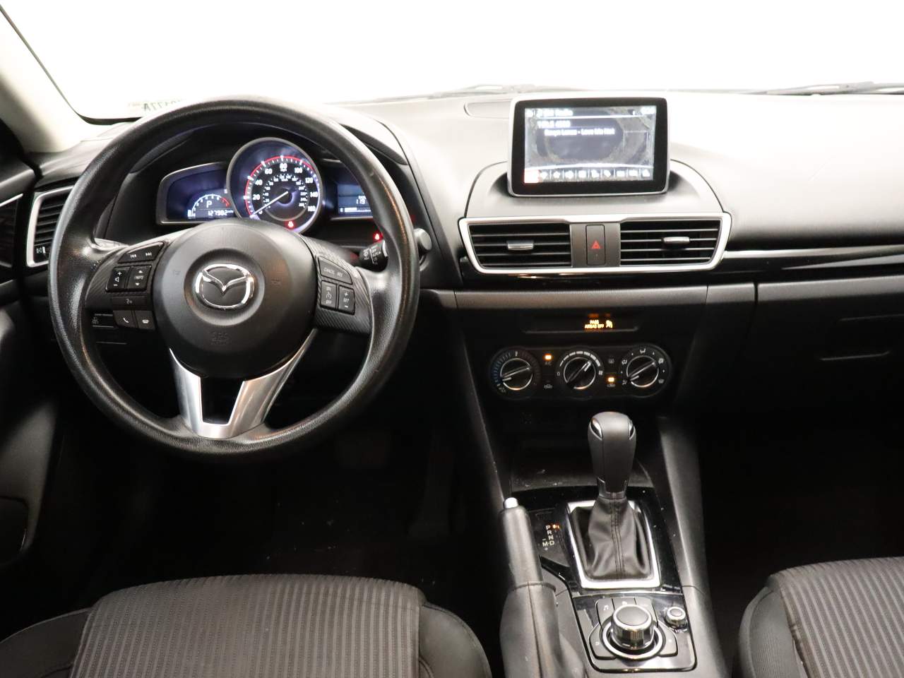 2016 Mazda3 i Sport