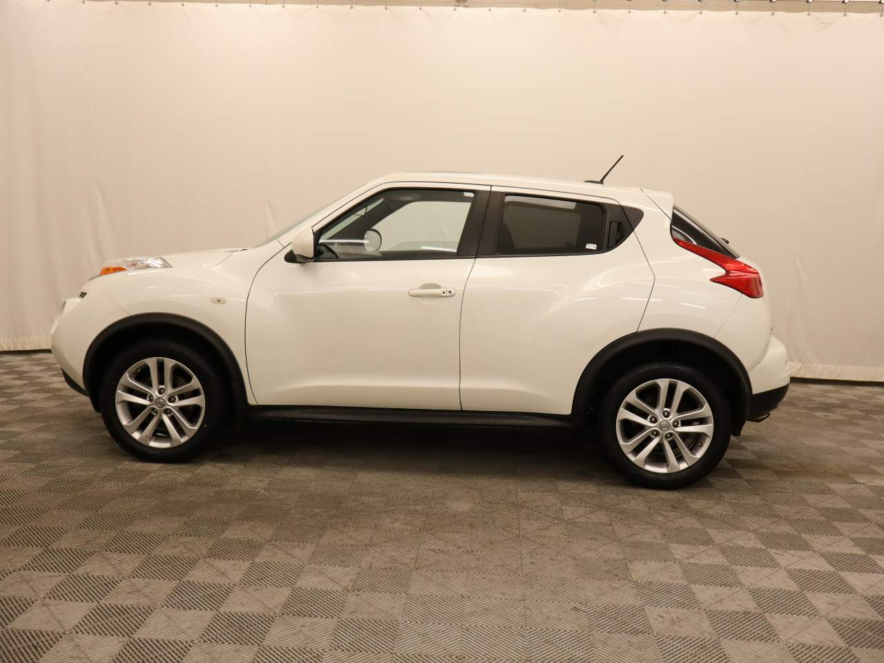 Used 2014 Nissan JUKE SV with VIN JN8AF5MR7ET353340 for sale in Scottsdale, AZ