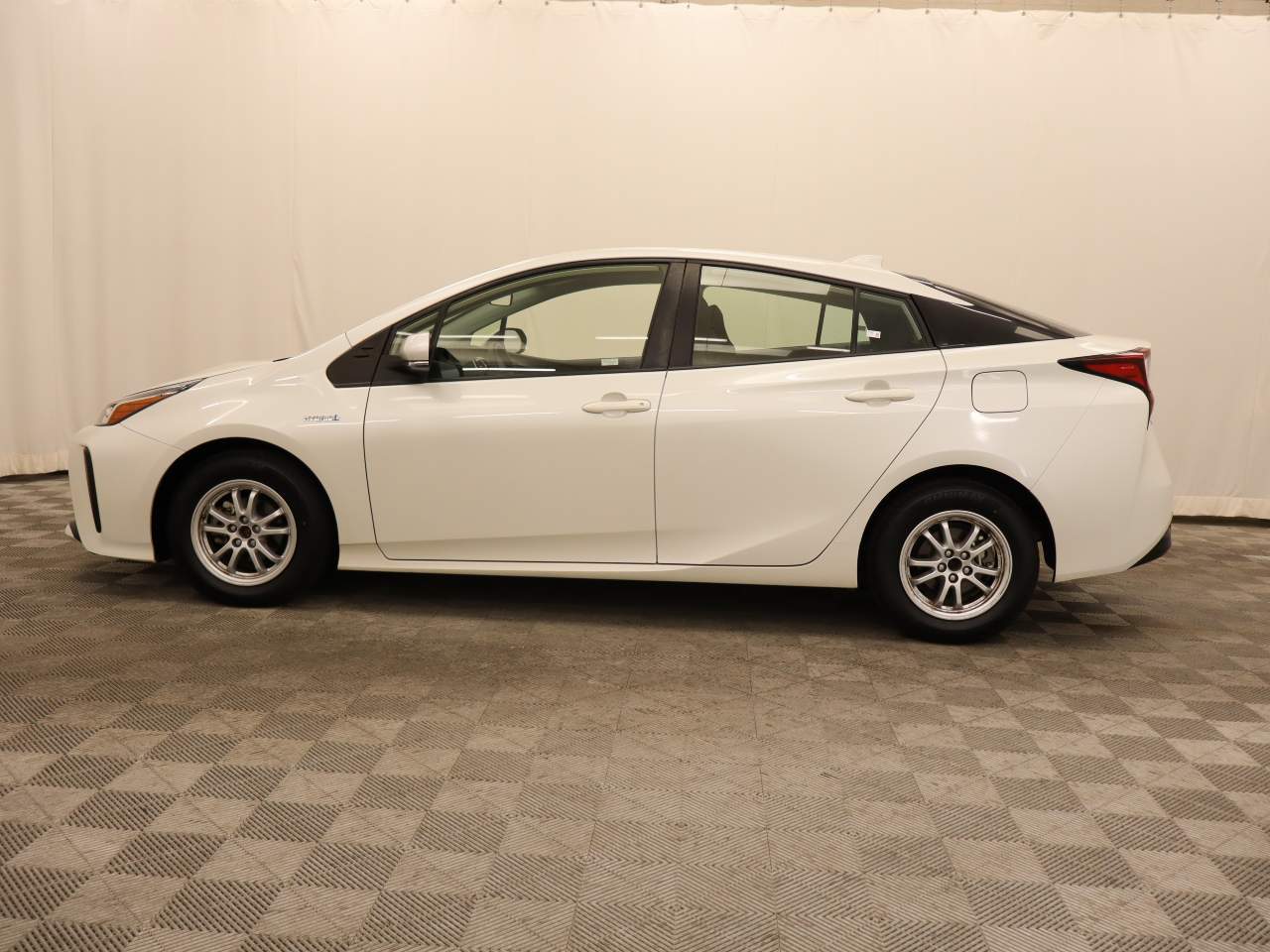 2020 Toyota Prius L Eco