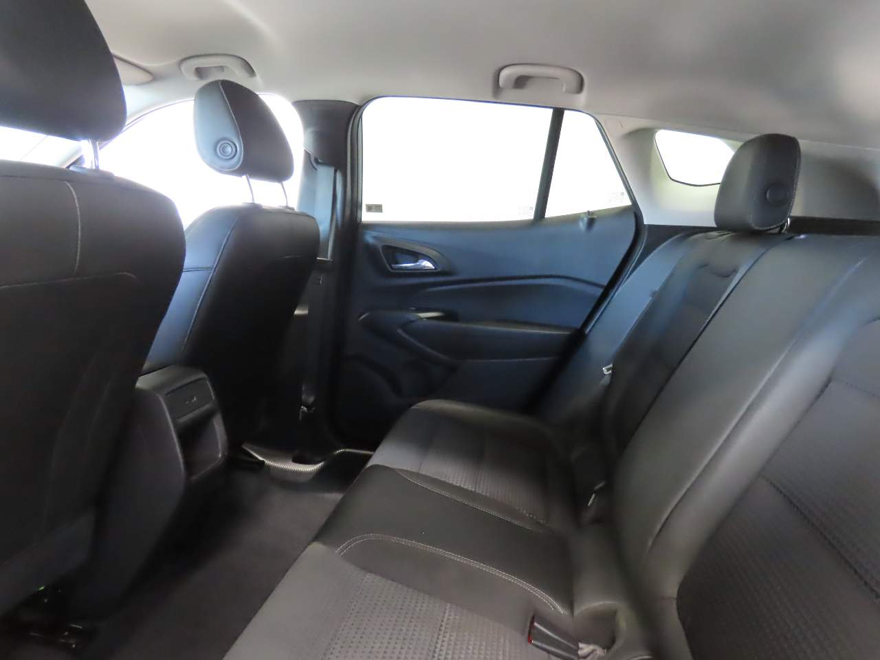2025 Chevrolet Trax LT - Photo 16