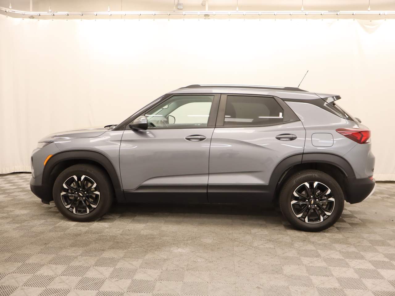 2021 Chevrolet Trailblazer LT - Photo 2