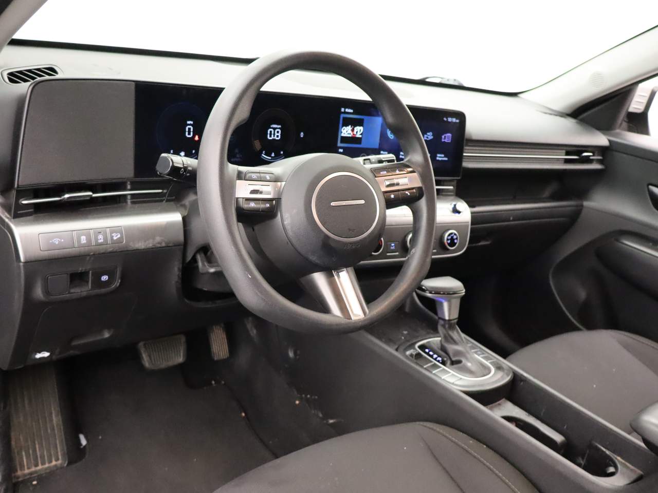 2024 Hyundai KONA SE