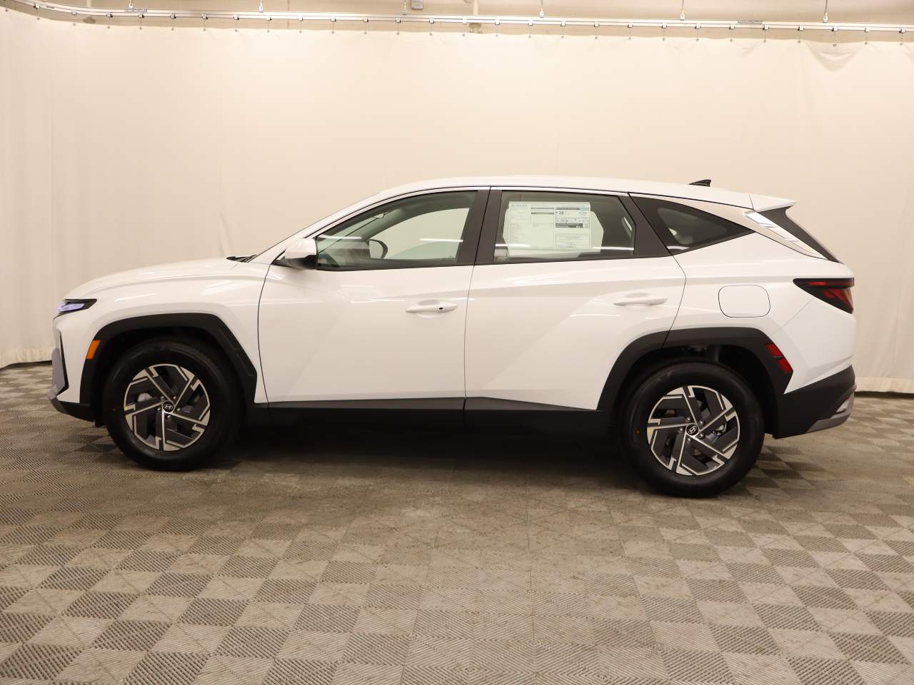 2026 Hyundai TUCSON Hybrid SE