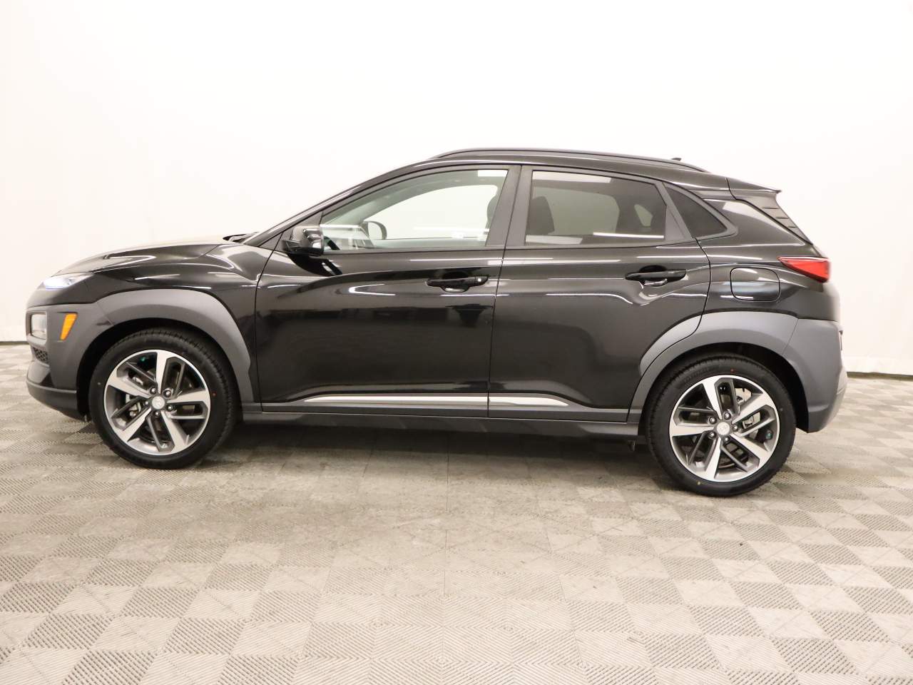 Used 2019 Hyundai Kona Ultimate with VIN KM8K53A5XKU227418 for sale in Scottsdale, AZ