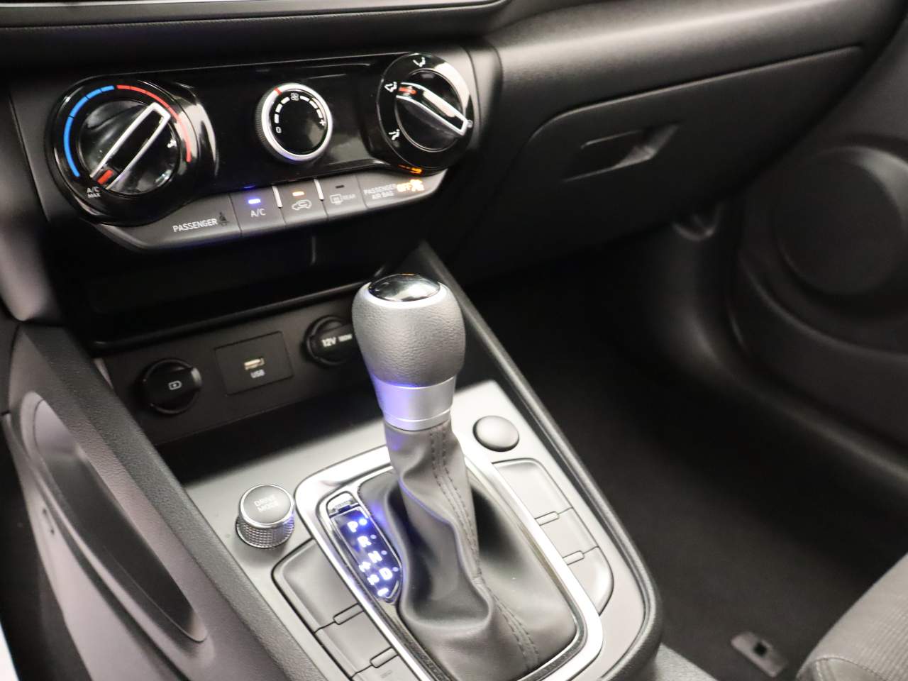 2023 Hyundai Kona SEL - Photo 10