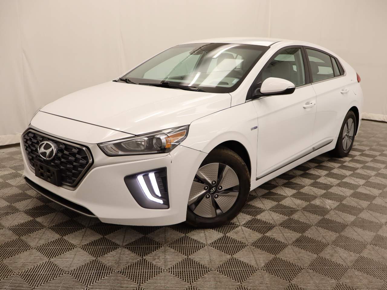 2020 Hyundai IONIQ Hybrid SE