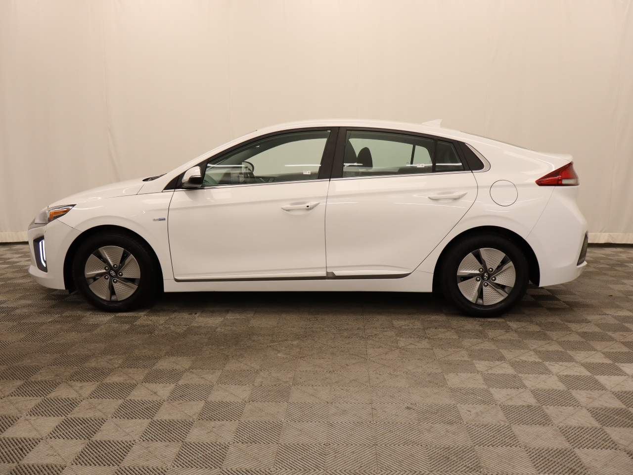 Used 2020 Hyundai IONIQ SE with VIN KMHC75LC1LU240288 for sale in Scottsdale, AZ