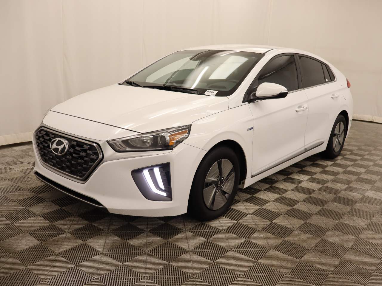 2020 Hyundai IONIQ Hybrid SE