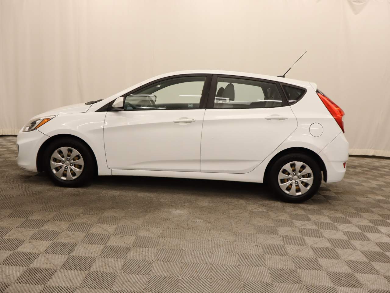 Used 2017 Hyundai Accent SE with VIN KMHCT5AE8HU312501 for sale in Scottsdale, AZ