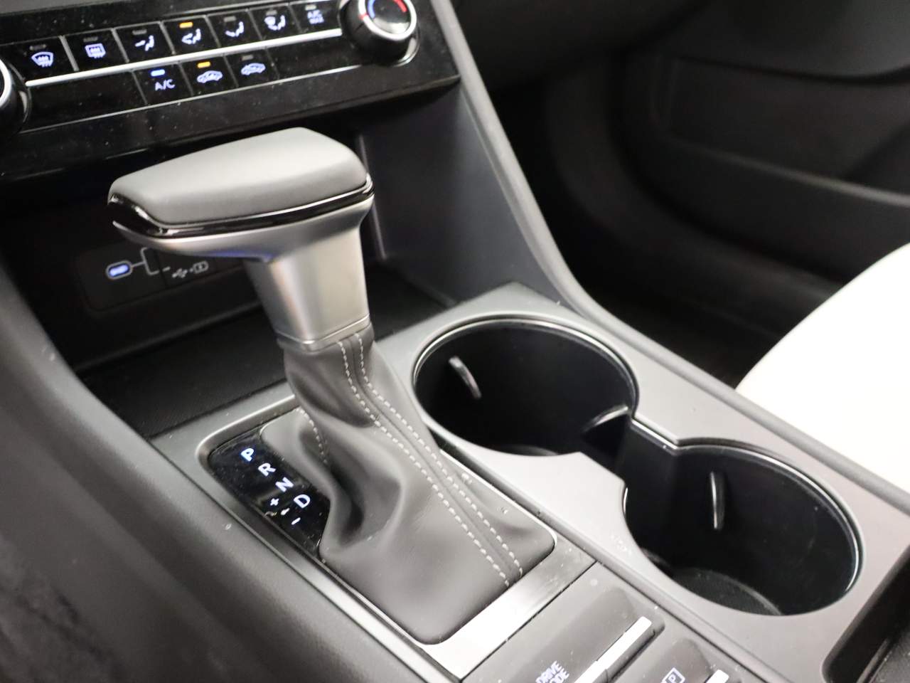 2026 Hyundai Sonata SE - Photo 9