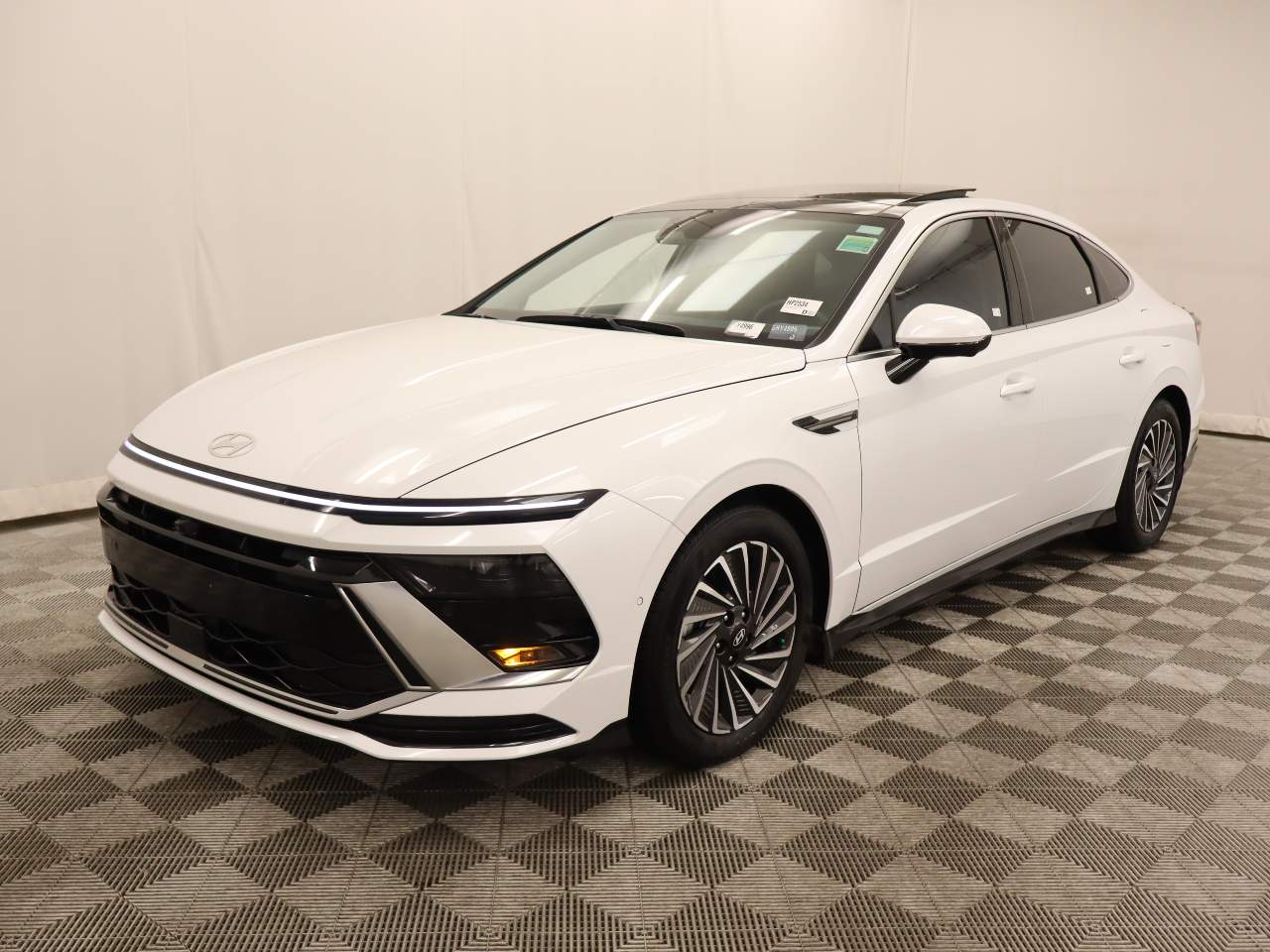 Serenity White Pearl 2025 Hyundai Sonata Hybrid Limited FWD Sedan Front-Wheel Drive 6-Speed Automatic