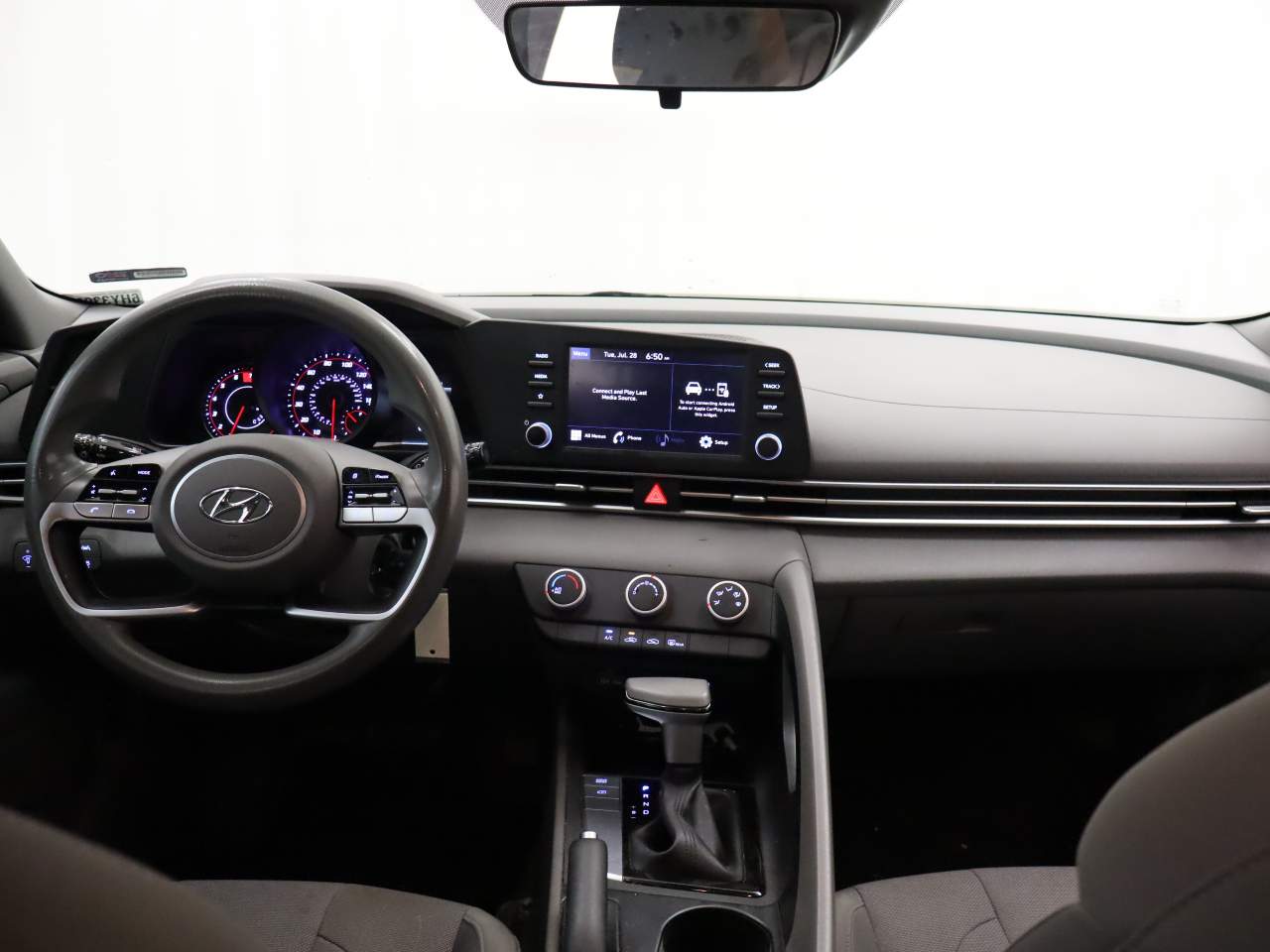 2023 Hyundai ELANTRA SE