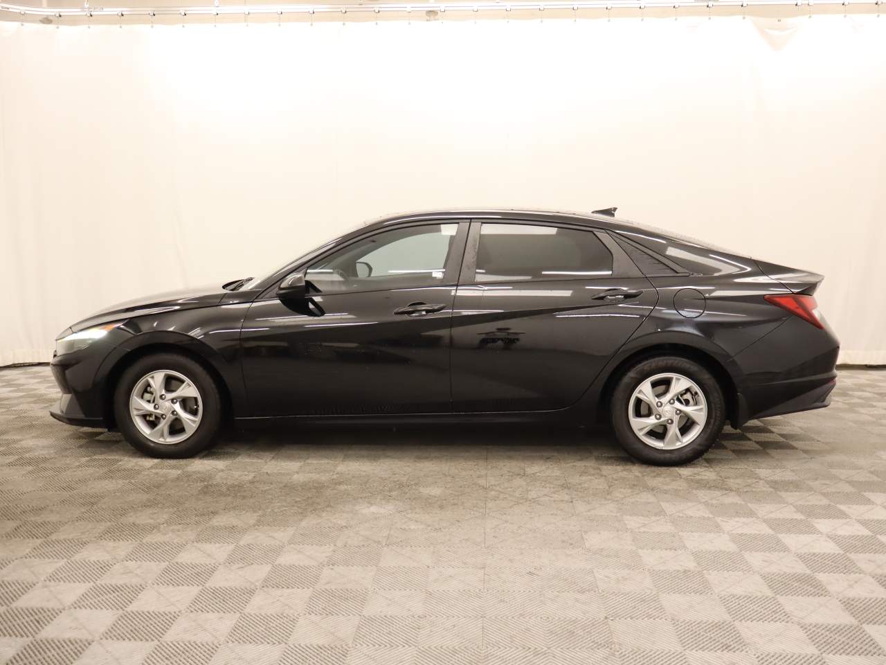 2023 Hyundai ELANTRA SE