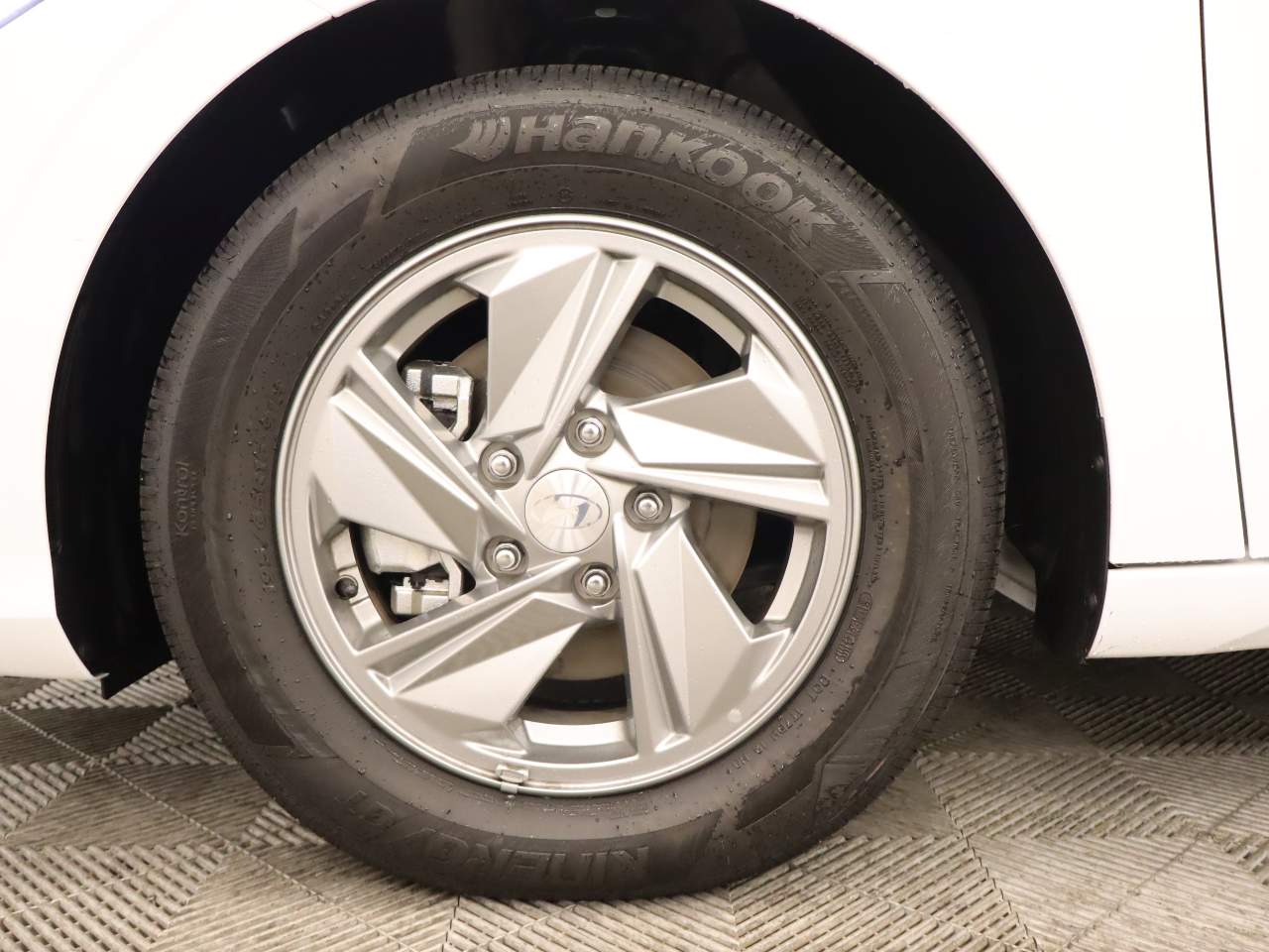 2026 Hyundai Elantra SE - Photo 7