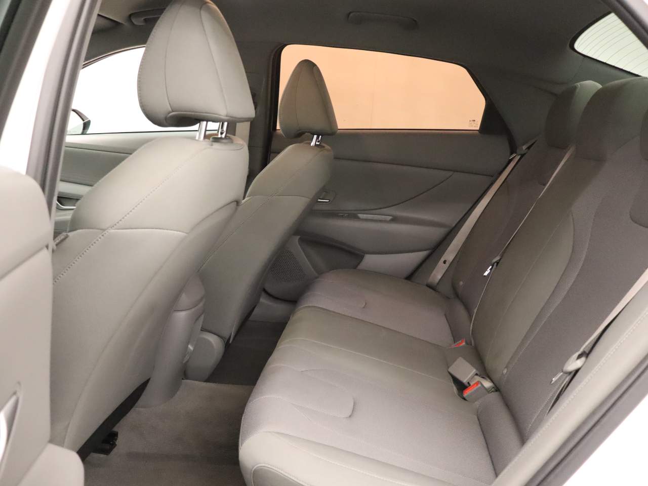 2026 Hyundai Elantra SE - Photo 17