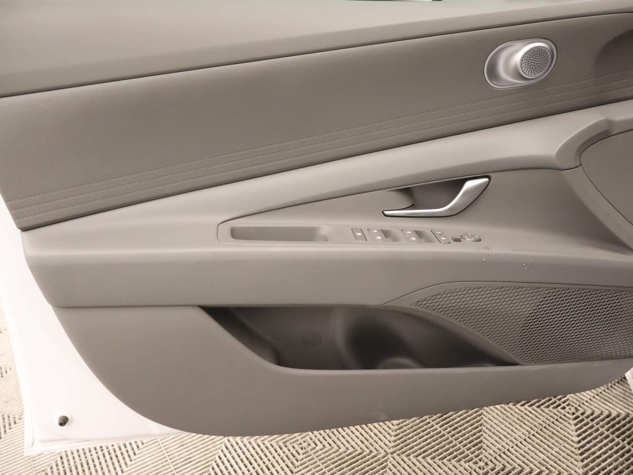 2026 Hyundai Elantra SE - Photo 18