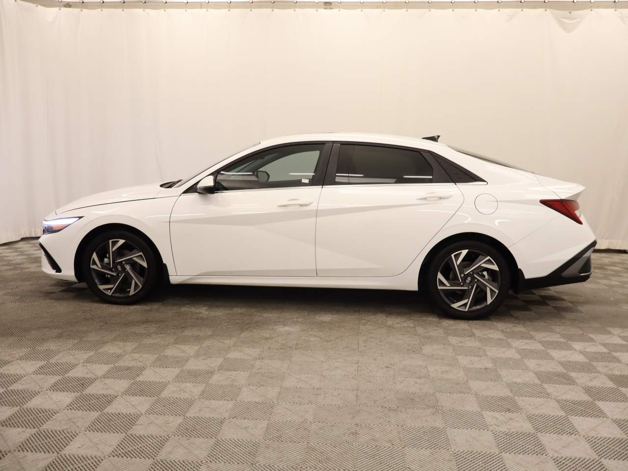 2024 Hyundai ELANTRA Hybrid Limited