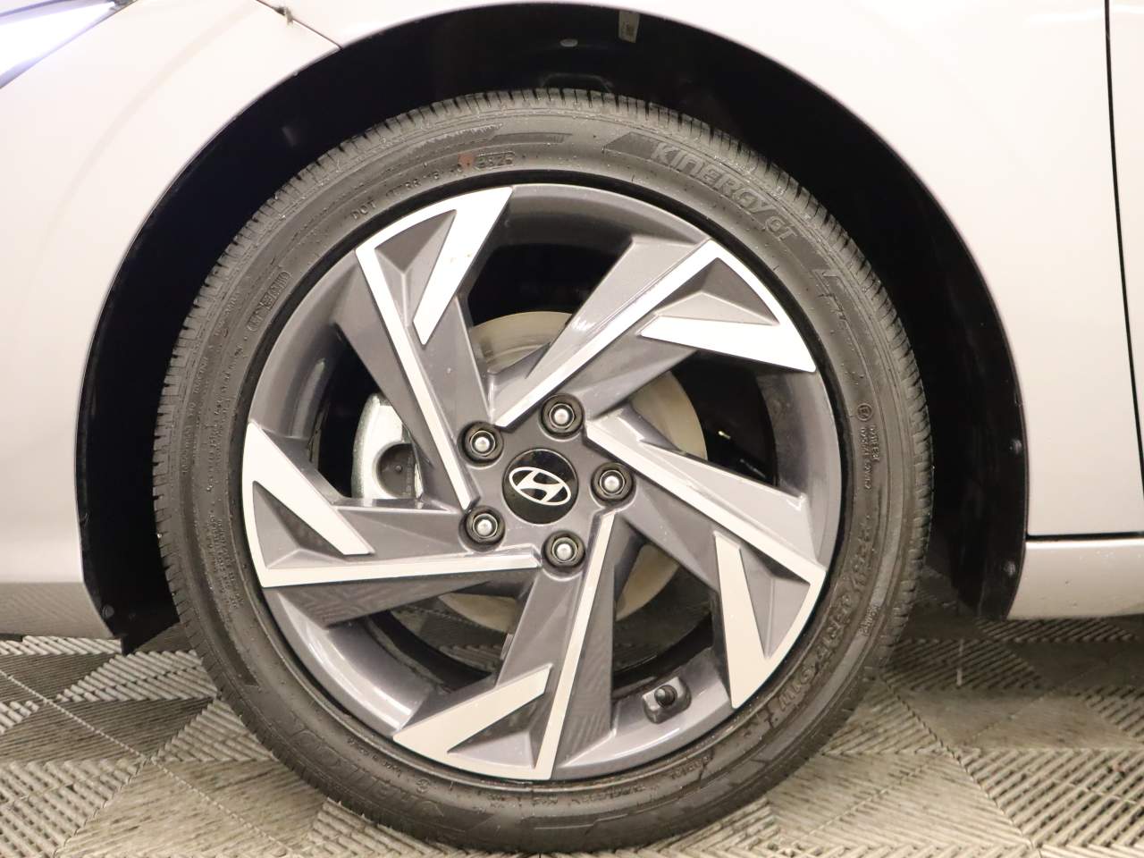 2026 Hyundai Elantra Limited - Photo 7