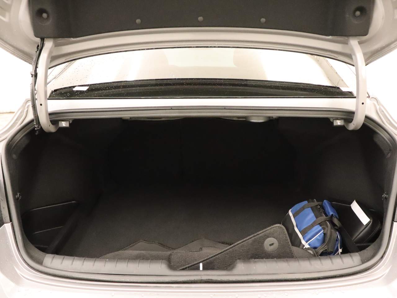 2026 Hyundai Elantra Limited - Photo 20