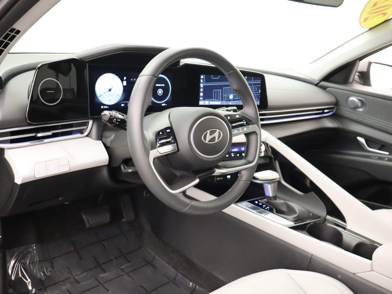 2026 Hyundai Elantra Limited - Photo 15