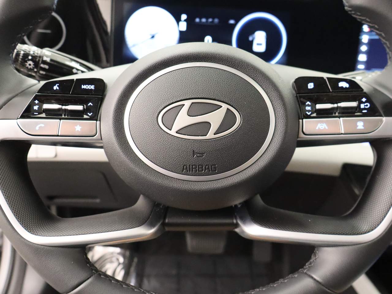2026 Hyundai Elantra Limited - Photo 13