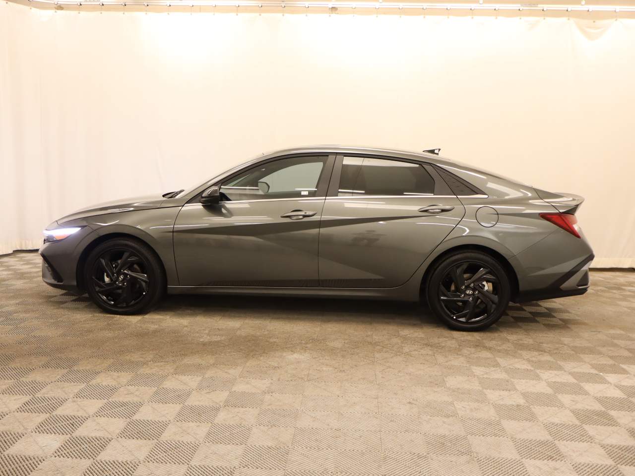2026 Hyundai Elantra SEL - Photo 3