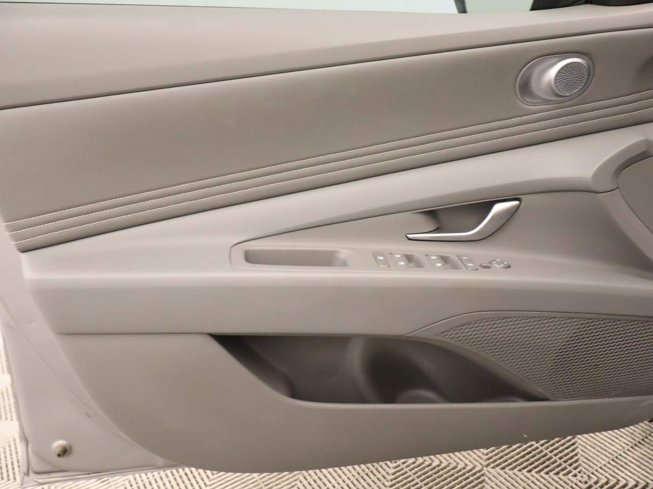 2026 Hyundai Elantra SEL - Photo 17