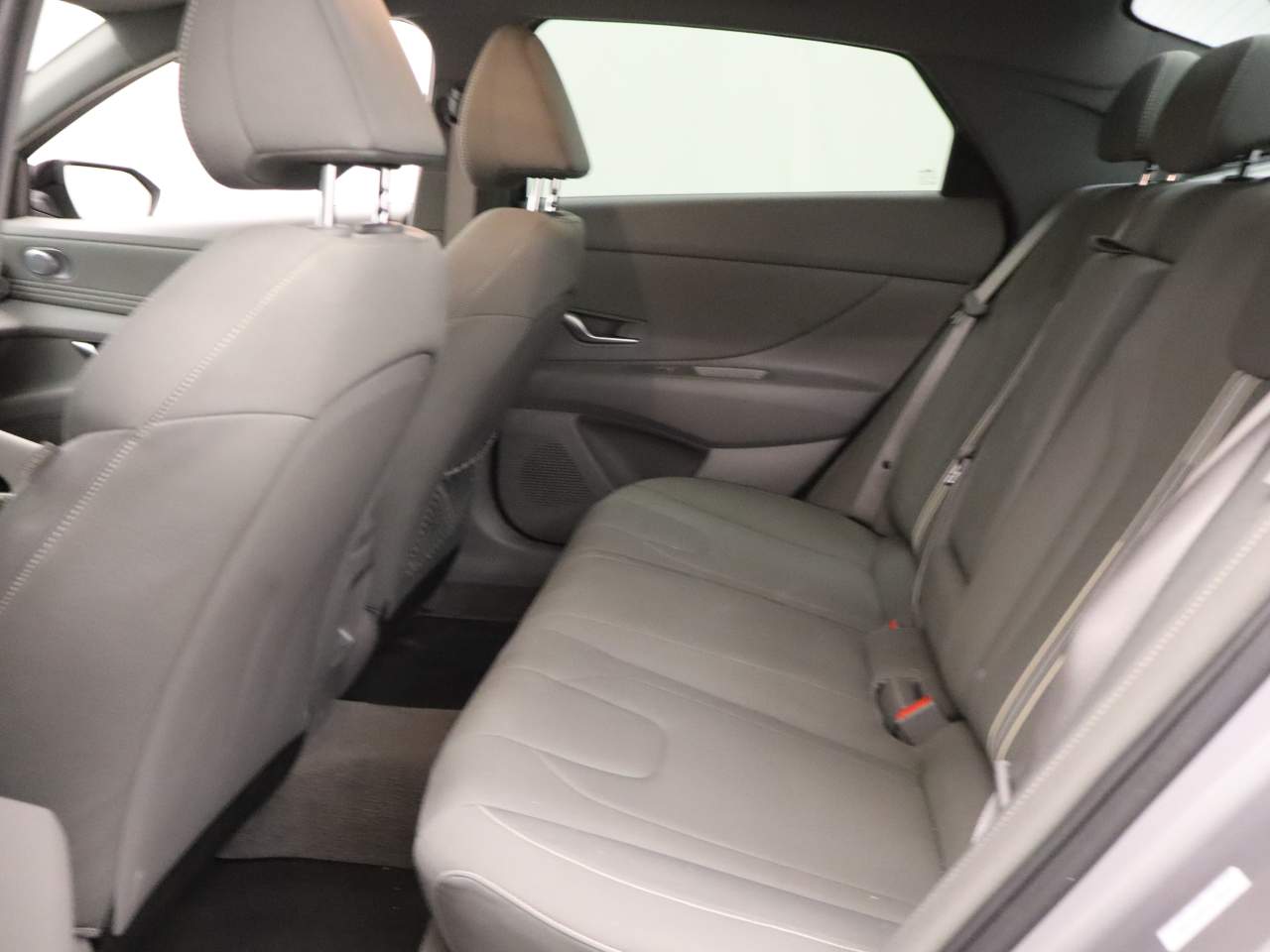 2026 Hyundai Elantra SEL - Photo 16
