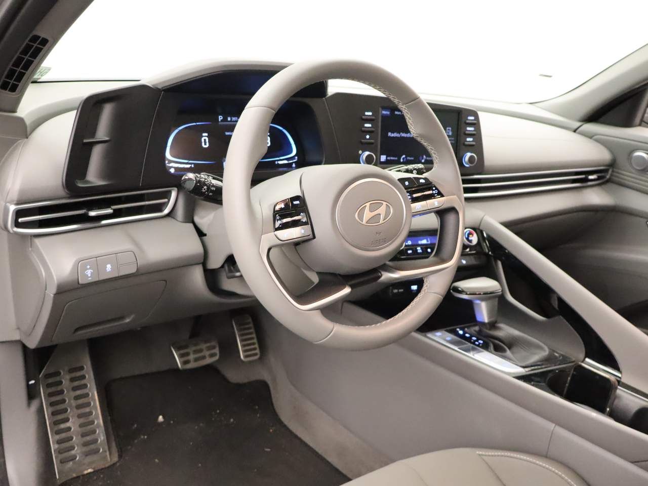 2026 Hyundai Elantra SEL - Photo 14