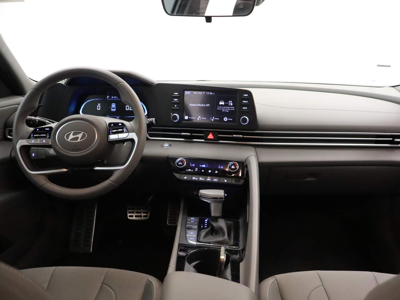 2026 Hyundai Elantra SEL - Photo 13